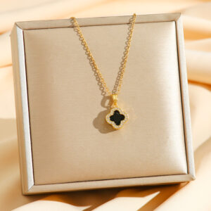 8788 four-leaf clover black