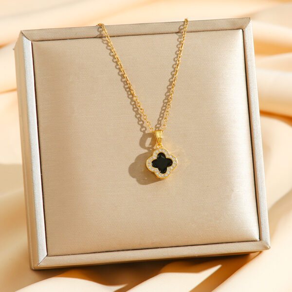 Wholesale Multi colored zircon inlaid clover necklace