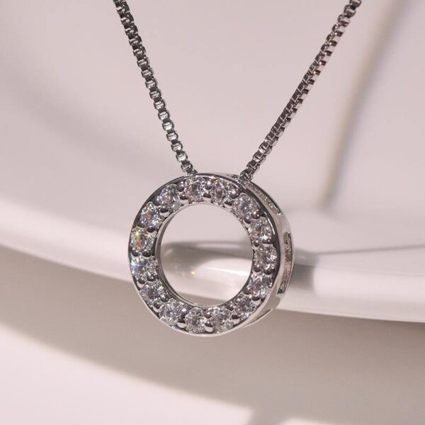 Wholesale Circular geometric inlaid diamond pendant necklace