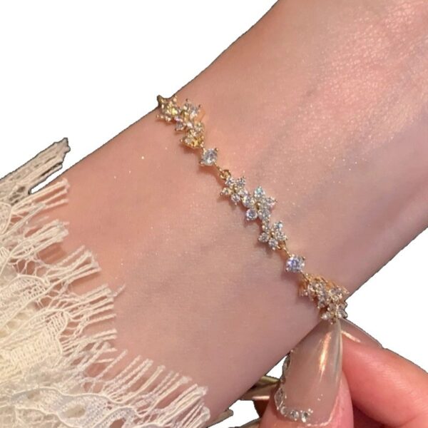 Wholesale Dreamy Floral Garden Bracelet Youthful Decorative Hand Jewelry