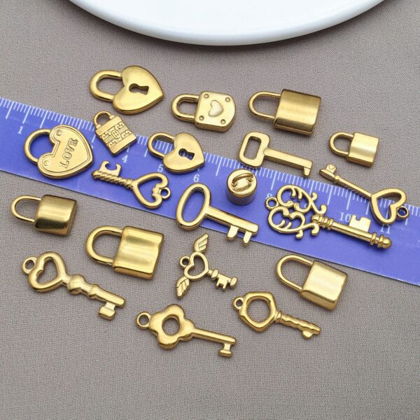 Wholesale Smooth Love Key Love Lock Stainless Steel Pendant