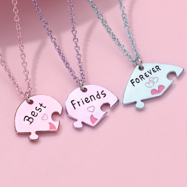 O1CN01AbuW2a1Ros5PT4N4j_2204819392159-0-cib Wholesale children's necklace good friend love stitching alloy pendant