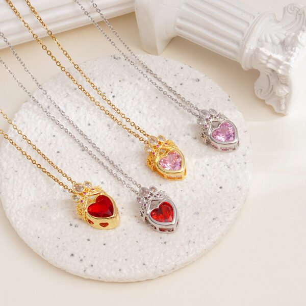 Wholesale Titanium Steel Clavicle Chain Pink Crown Love Necklace Light Luxury Accessories