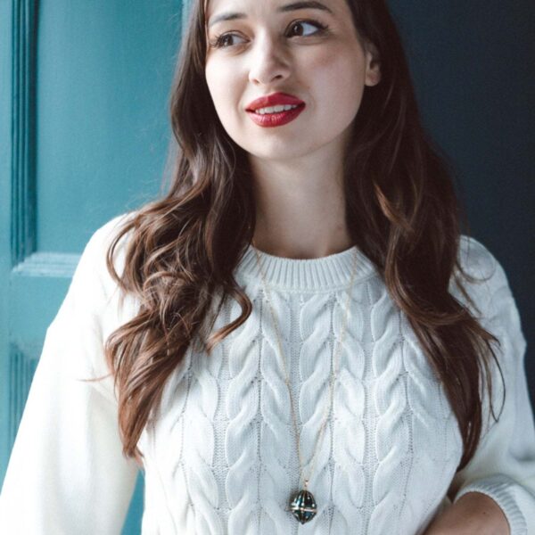 Wholesale Opening and closing small rainbow horse necklace