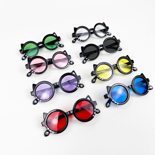 O1CN01AoF2JI268dv9TcLrC_2220023327617-0-cib Wholesale 6.5cm wide cat sunglasses Doll Aessories