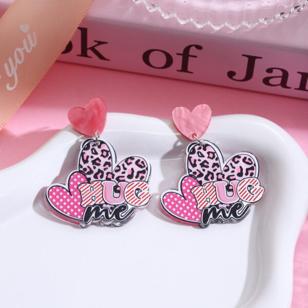 O1CN01ApcJNK1lWoprE2k3A_2218670844827-0-cib Wholesale Valentine's Day Pink Love Acrylic Earrings