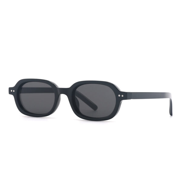 Wholesale Retro UV resistant oval shaped small frame sunglasses