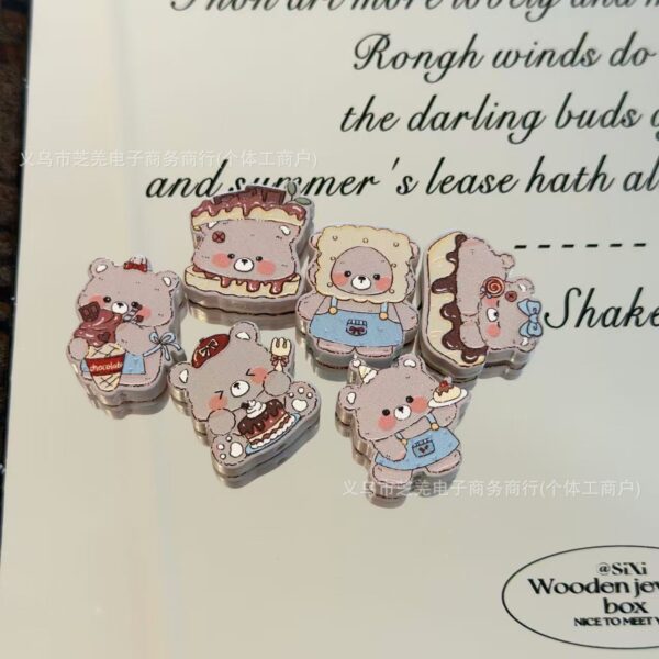 Wholesale Silk relief cake dessert cartoon bear acrylic beads