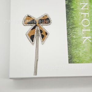 Bow leopard print (small) tassel bead chain