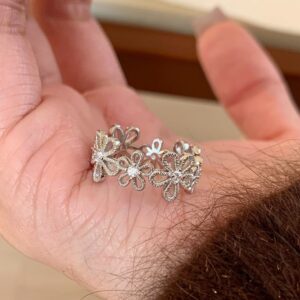 Silver flower ring