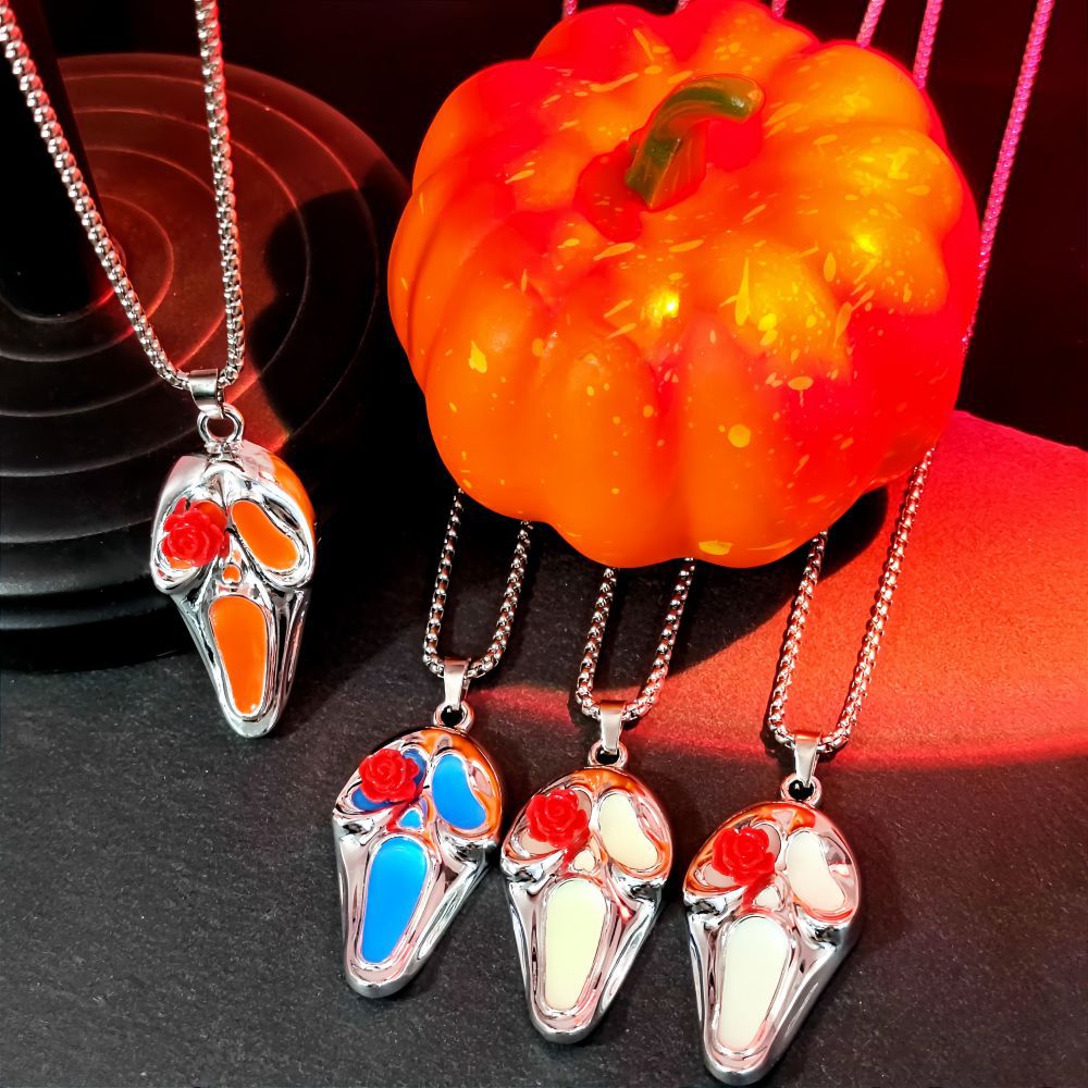 Wholesale Personality Skull Pendant Single Eyesed Mask Necklace