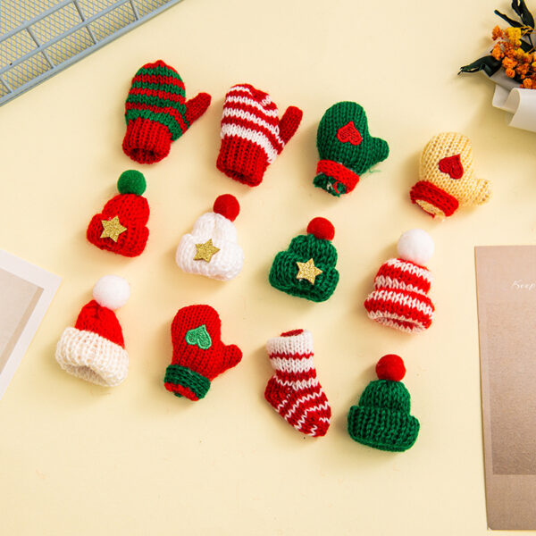 O1CN01BnanaE2IpUAAjzURy_2211155479335-0-cib Wholesale Christmas DIY Wool Mini Knitted Finger Hat Doll Accessories