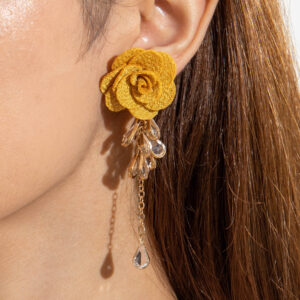 30003-ear-yellow