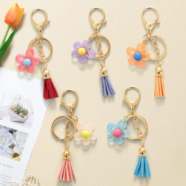 Wholesale Cute hollow sunflower tassel keychain