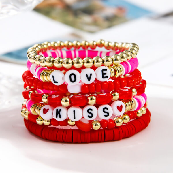 Wholesale Red and pink Valentine's Day gift for girls: a handmade heart-shaped "LOVE" bracelet.