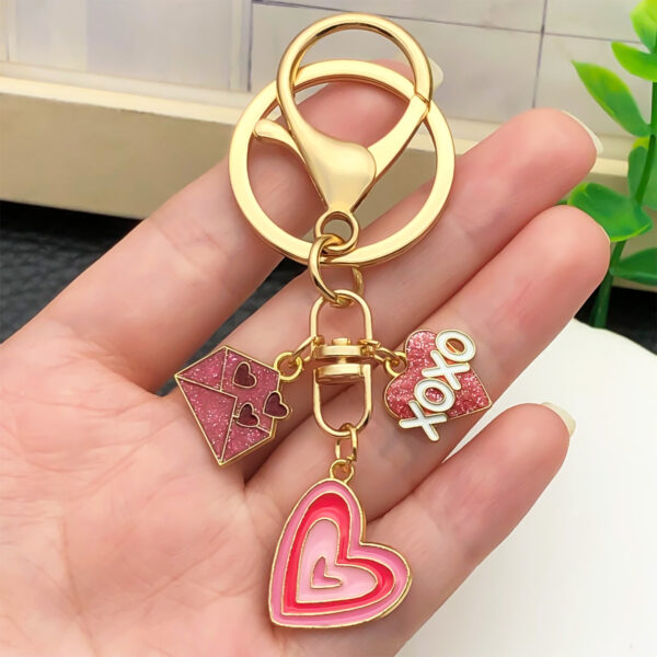 O1CN01ByKnZS2Kpbh5bxy5W_2217654629606-0-cib Wholesale Valentine's Day Heart Envelope Keychain