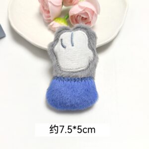 rabbit paws / Beaded necklace