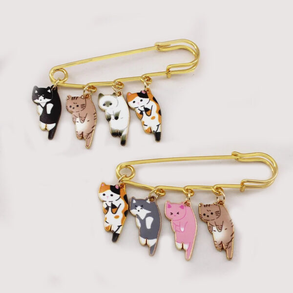 Wholesale Alloy printed lucky cute and diverse cat brooch