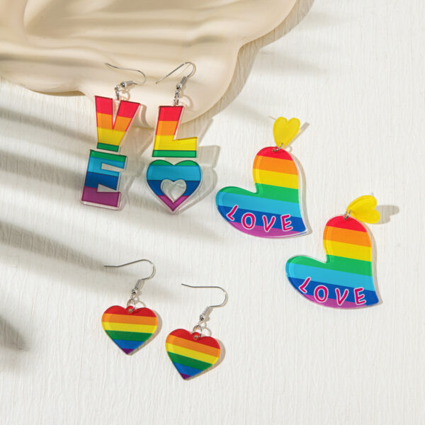 O1CN01C6HLaa1ZBUw7mvfu9_2925713156-0-cib Wholesale Valentine's Day Rainbow Love Acrylic Earrings