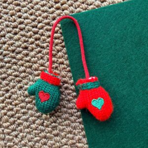 Red and green Christmas gloves