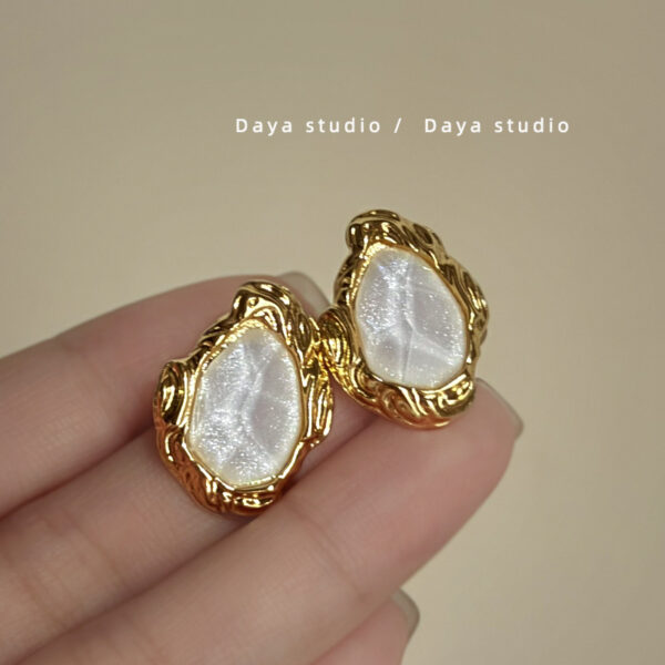 Wholesale Summer Super Fairy French Retro Shimmering Resin Earrings