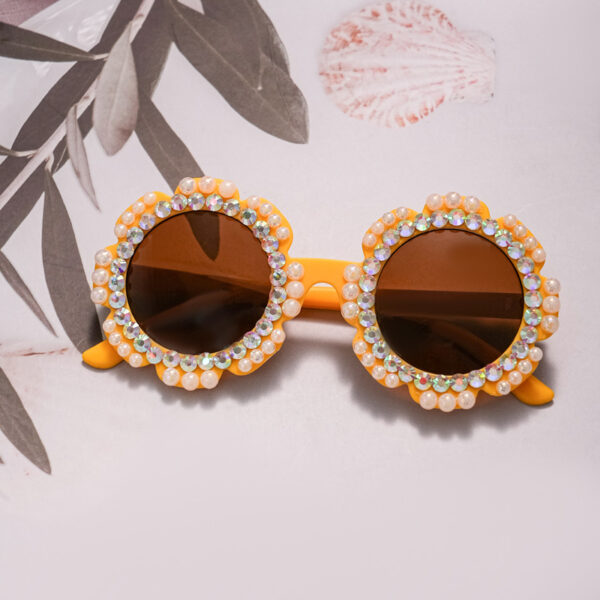 Wholesale Diamond studded children's water diamond flower sunglasses