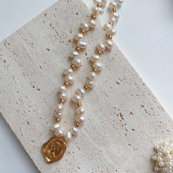 O1CN01CnFNWJ1W1vrQgq5p1_2218534612729-0-cib Wholesale Fashionable Pearl Stone-Shaped Pearl Necklace