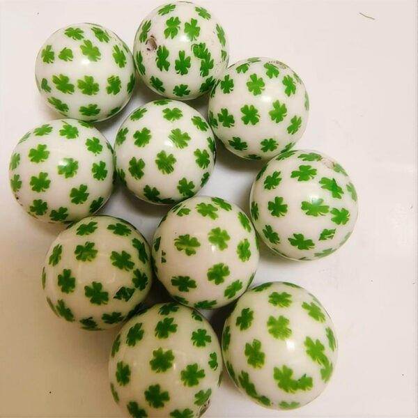 O1CN01CsOZ4x1bPMHzgt9s2_2220684073457-0-cib Wholesale 20MM St. Patrick's four-leaf clover printed acrylic beads