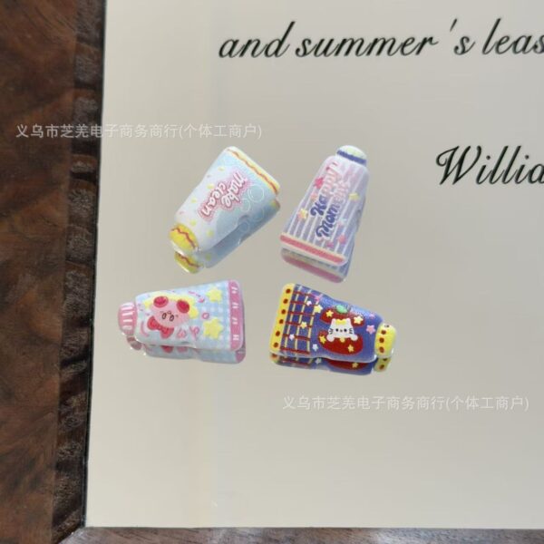 Wholesale 10pcs embossed cartoon toothpaste acrylic beads
