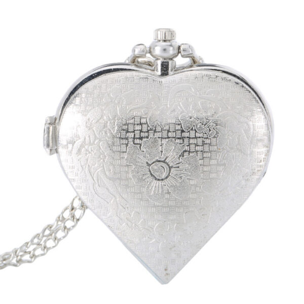 Wholesale Vintage hollowed out heart-shaped silver flip quartz pocket watch