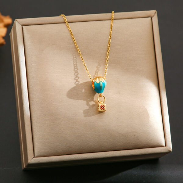 Wholesale Titanium Steel Gold Hot Air Balloon Resin Clavicle Necklace