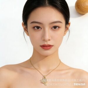 Wholesale Silver Clover Zircon Necklace