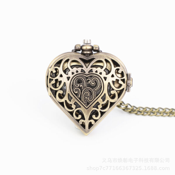Wholesale Vintage Valentine's Day heart-shaped hollow quartz pocket watch