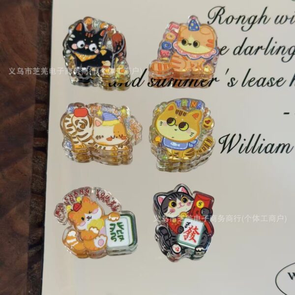 Wholesale Embossed cartoon lucky cat acrylic beads
