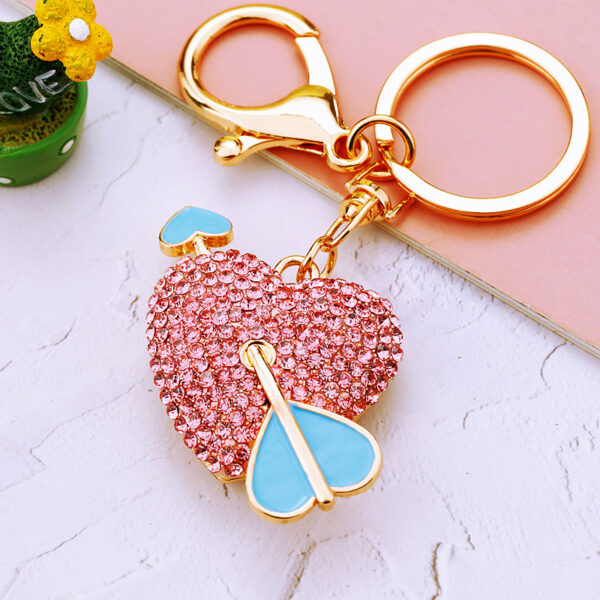 Wholesale Diamond-encrusted one-arrow heart-piercing love car metal keychain
