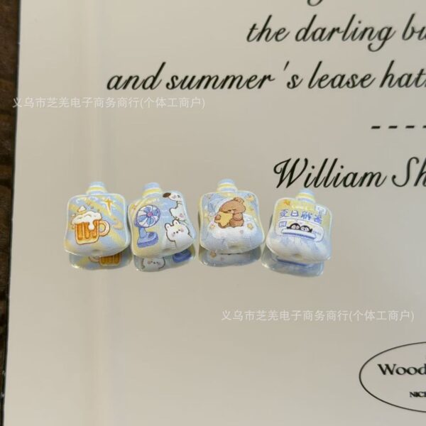 Wholesale 10pcs Fan Beer Bear Relief Suction Acrylic Beads