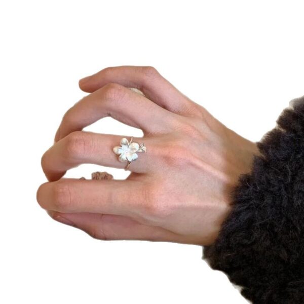 O1CN01E43iH71mGA420w8vI_2215649434926-0-cib Wholesale Vintage Drawing Flower Opening Ring Niche Design Finger Ring