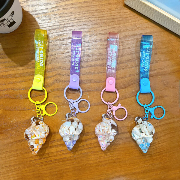 Wholesale Creative oil small conch keychain cute liquid quicksand accessories