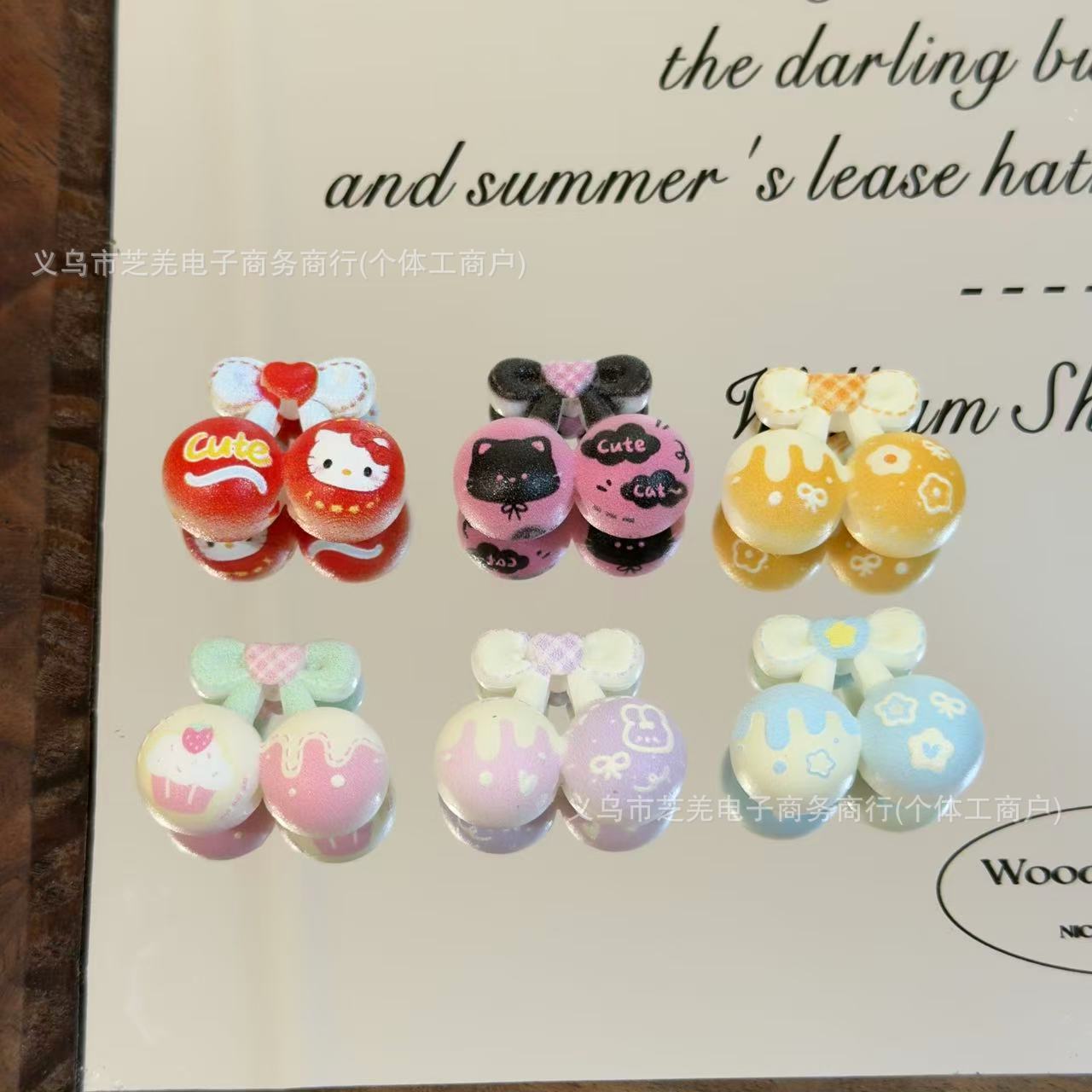 Wholesale relief cake cartoon cat cherry acrylic beads