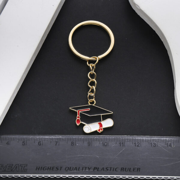Wholesale Graduation Season Students Graduation Cap Oil Drop Keychain