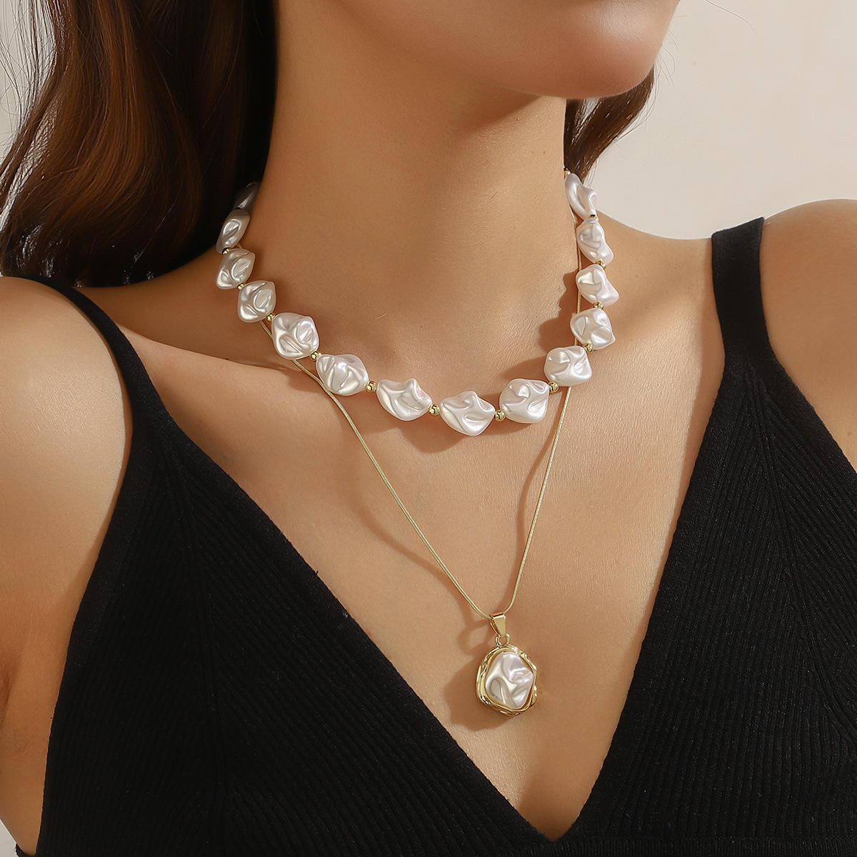 Wholesale Baroque pearl pendant necklace, a hot-selling cross-border e-commerce product from Europe and America; fashionable, luxurious, and sophistic