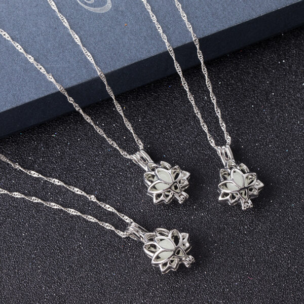 Wholesale Luminous Lotus Pendant Alloy Necklace
