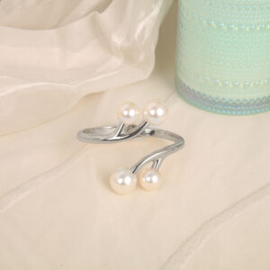 Silver horn pearl