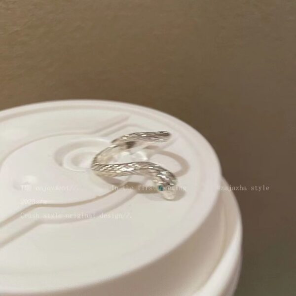 Wholesale Cartoon blue cat eye silver snake ring