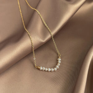 Small pearl necklace