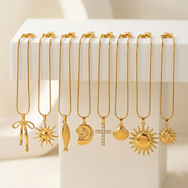 Wholesale Stainless Steel Jewelry Plated with 18K Gold Sun Starfish and Other Pendants Titanium Steel Necklace