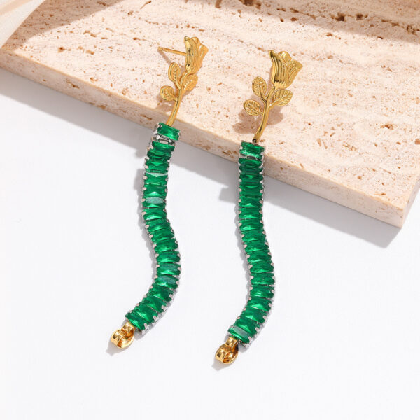 O1CN01FzxogV1P9XFklK3kE_2218506891798-0-cib Wholesale Stainless Steel Zircon Tassel Earrings