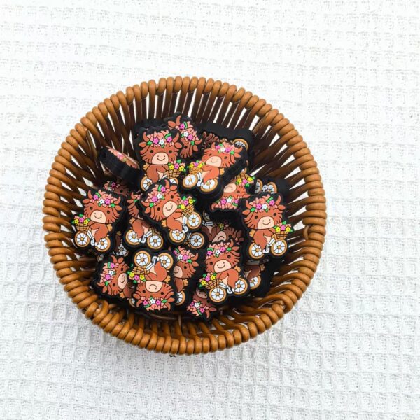 O1CN01G2s2Ne2FO3iuTNUJl_2216349148869-0-cib Wholesale 10pcs Cute Ethnic Style Calf Silicone DIY Beads