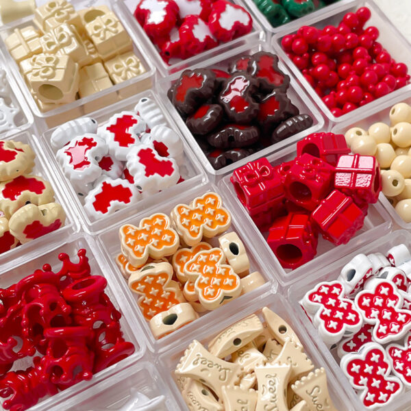 Wholesale Dopamine Christmas series colorful love gift box beads beads diy handmade bracelet necklace beaded accessories