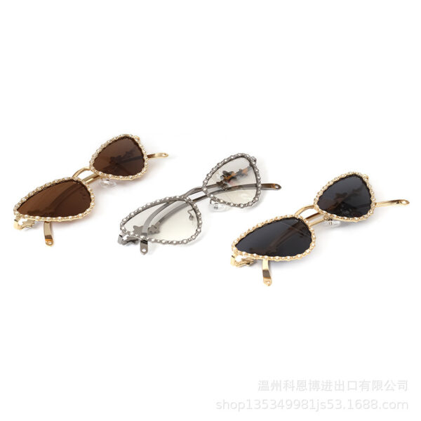 Wholesale Cat's Eye Diamond Metal Pentagram Women Sunglasses